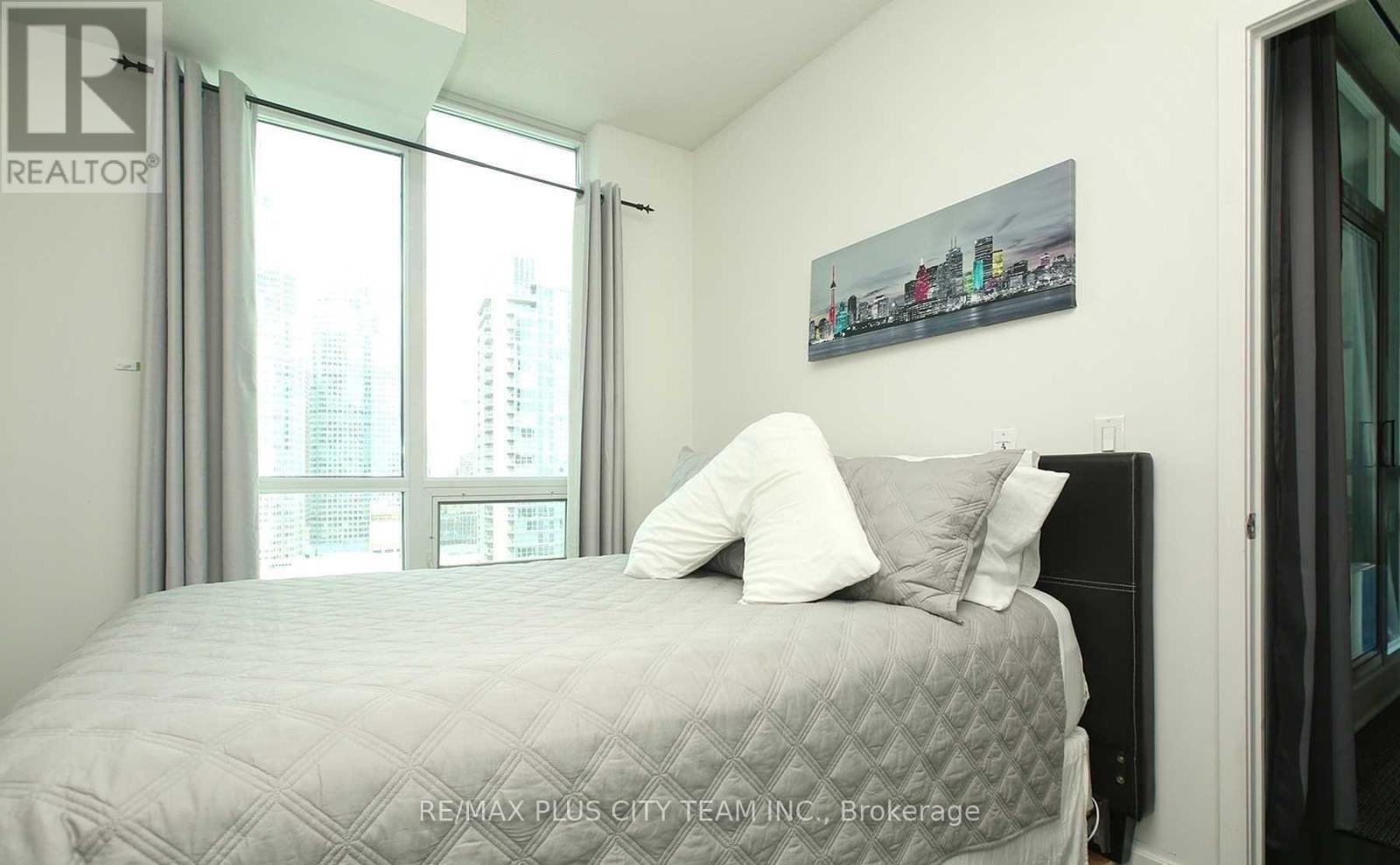 2511 - 12 Yonge Street, Toronto, ON - Indoor Photo Showing Bedroom