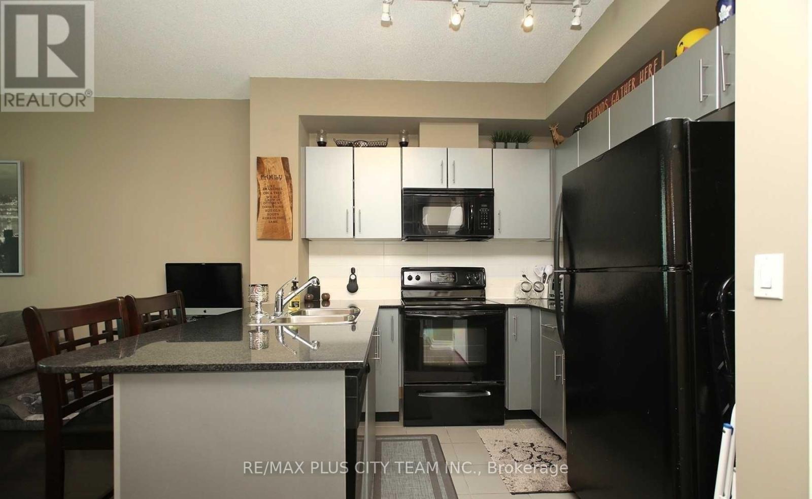 2511 - 12 Yonge Street, Toronto, ON - Indoor Photo Showing Kitchen With Double Sink