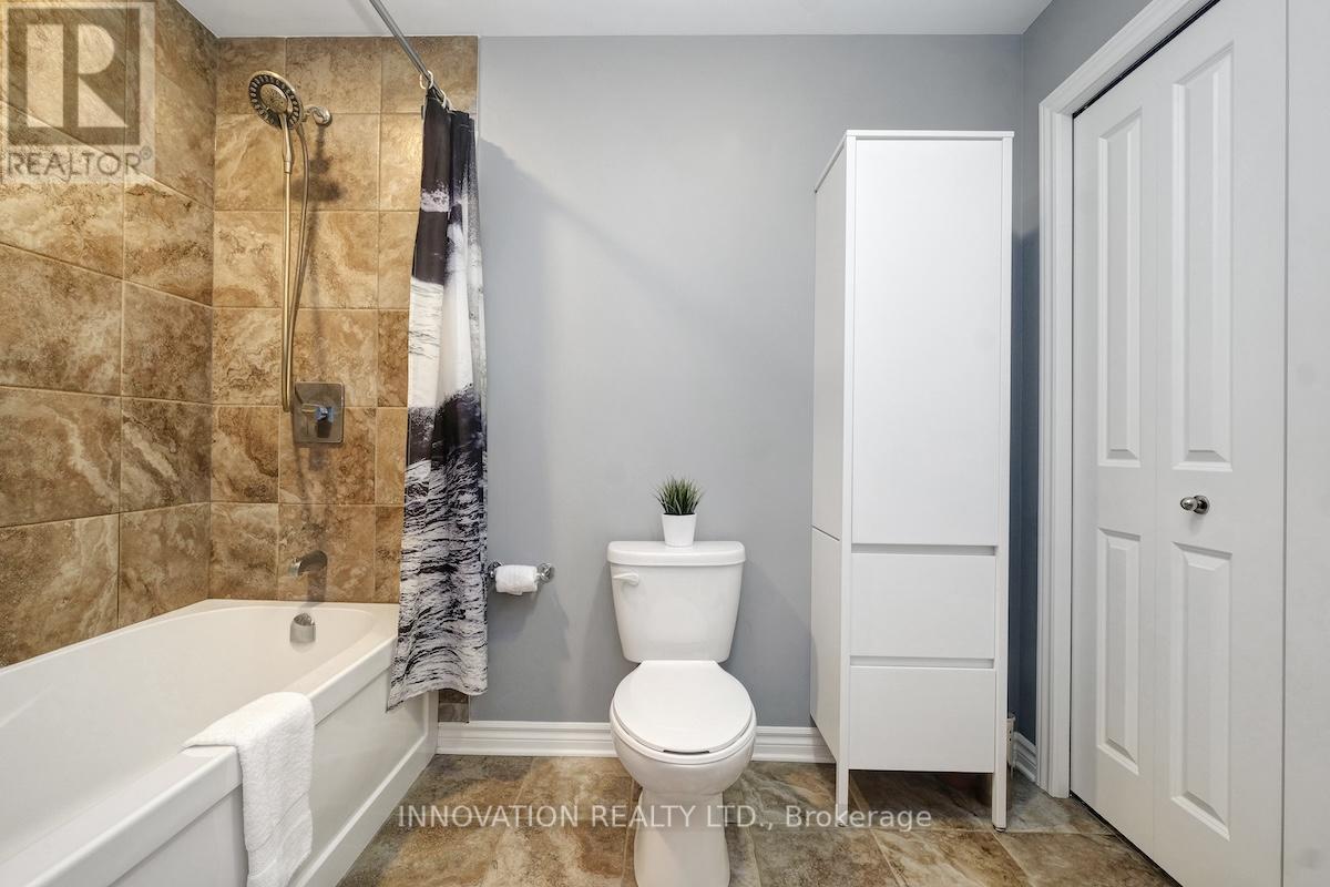 116 - 120 Prestige Circle, Ottawa, ON - Indoor Photo Showing Bathroom