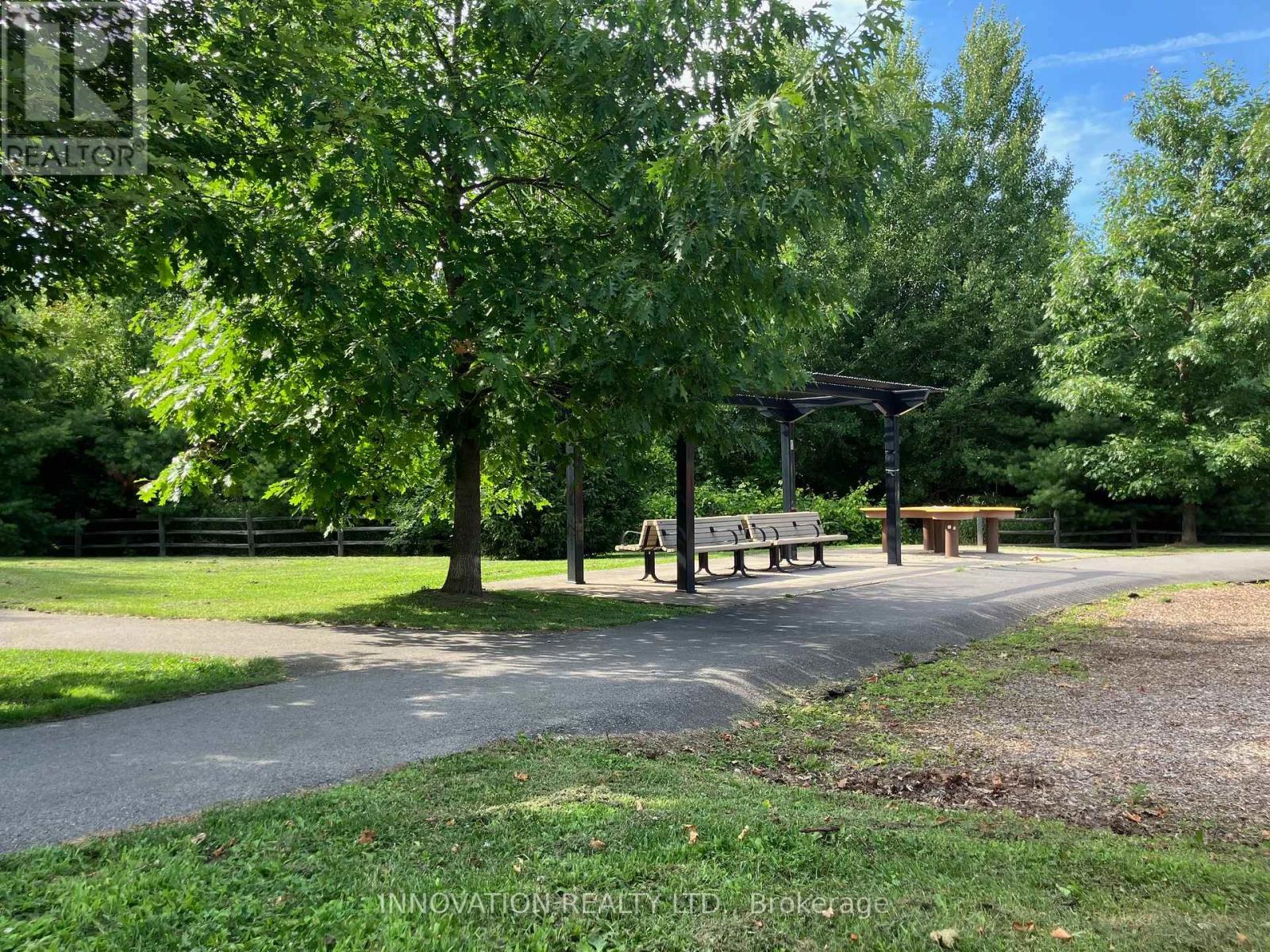 116 - 120 Prestige Circle, Ottawa, ON - Outdoor