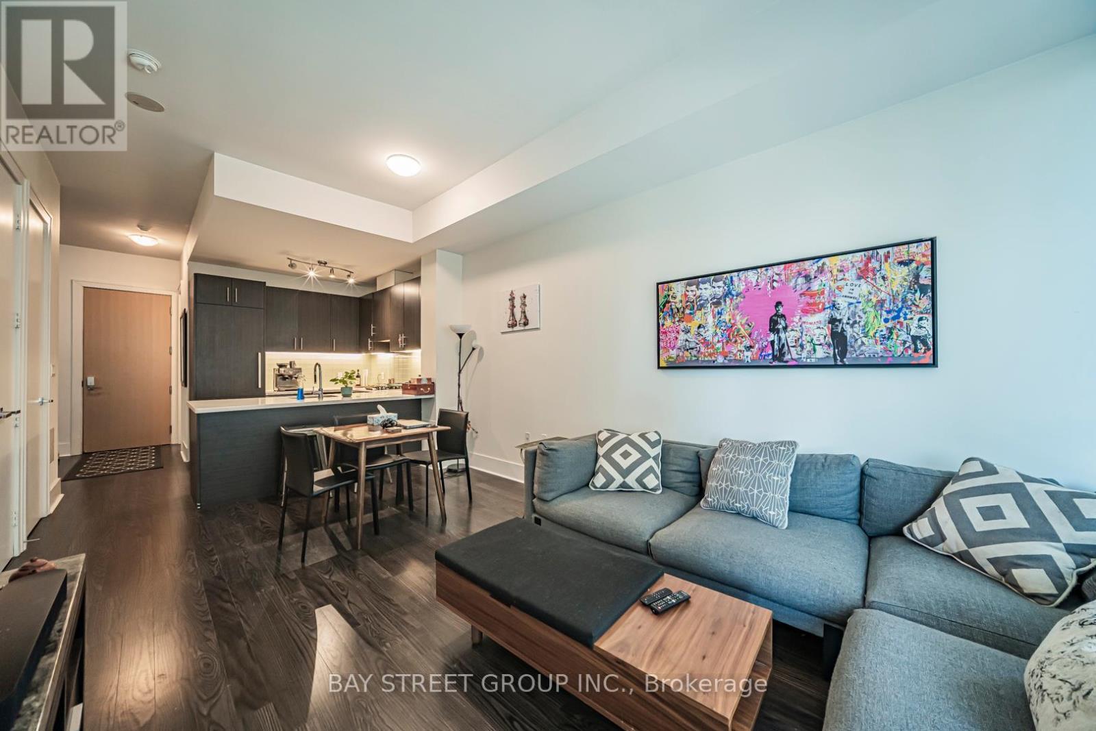 319 - 29 Queens Quay E, Toronto, ON - Indoor Photo Showing Living Room