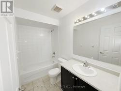2nd Floor 4pc Main Bathroom -