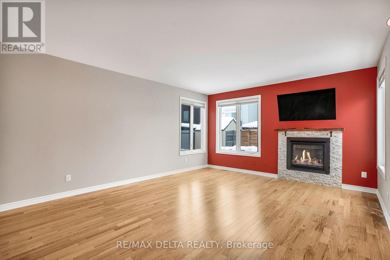 258 De L'Étang Street, Clarence-Rockland, ON - Indoor Photo Showing Living Room With Fireplace