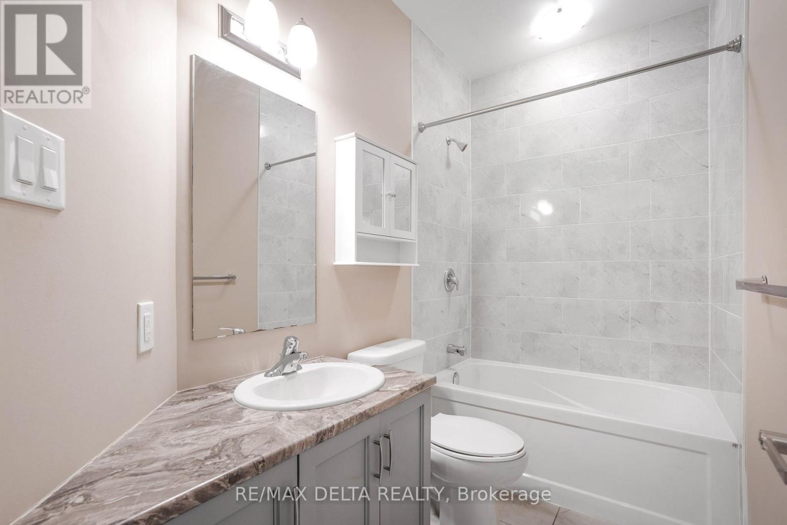 258 De L'Étang Street, Clarence-Rockland, ON - Indoor Photo Showing Bathroom