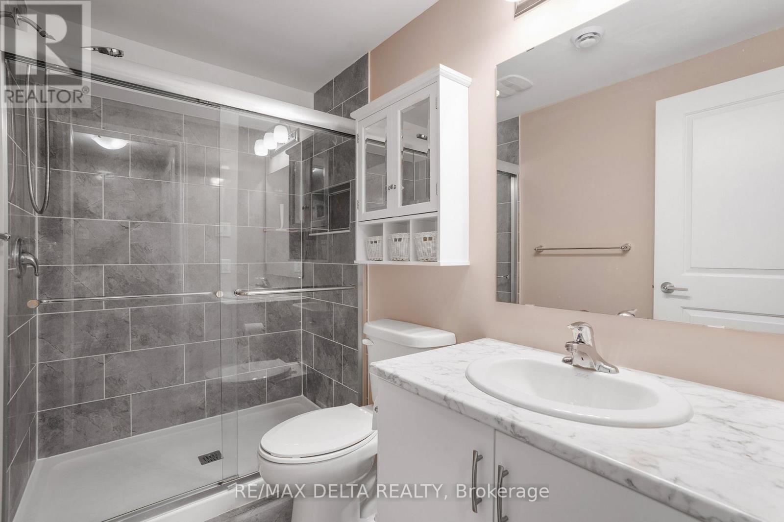 258 De L'Étang Street, Clarence-Rockland, ON - Indoor Photo Showing Bathroom