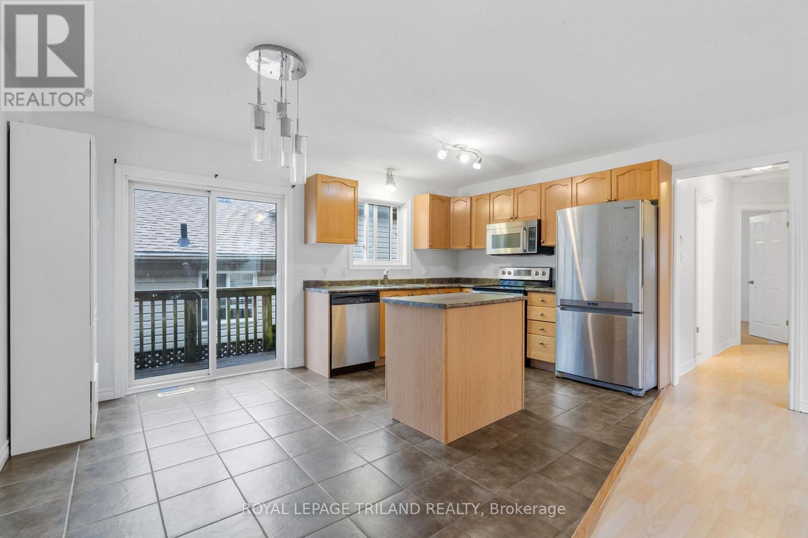 1024 Blythwood Road, London North (North M), ON - Indoor Photo Showing Kitchen With Stainless Steel Kitchen