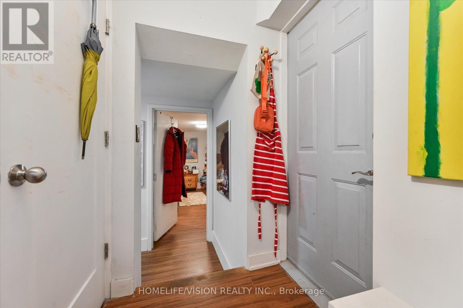 Lower Unit - Entrance - 400 Summerhill Avenue, Toronto, ON