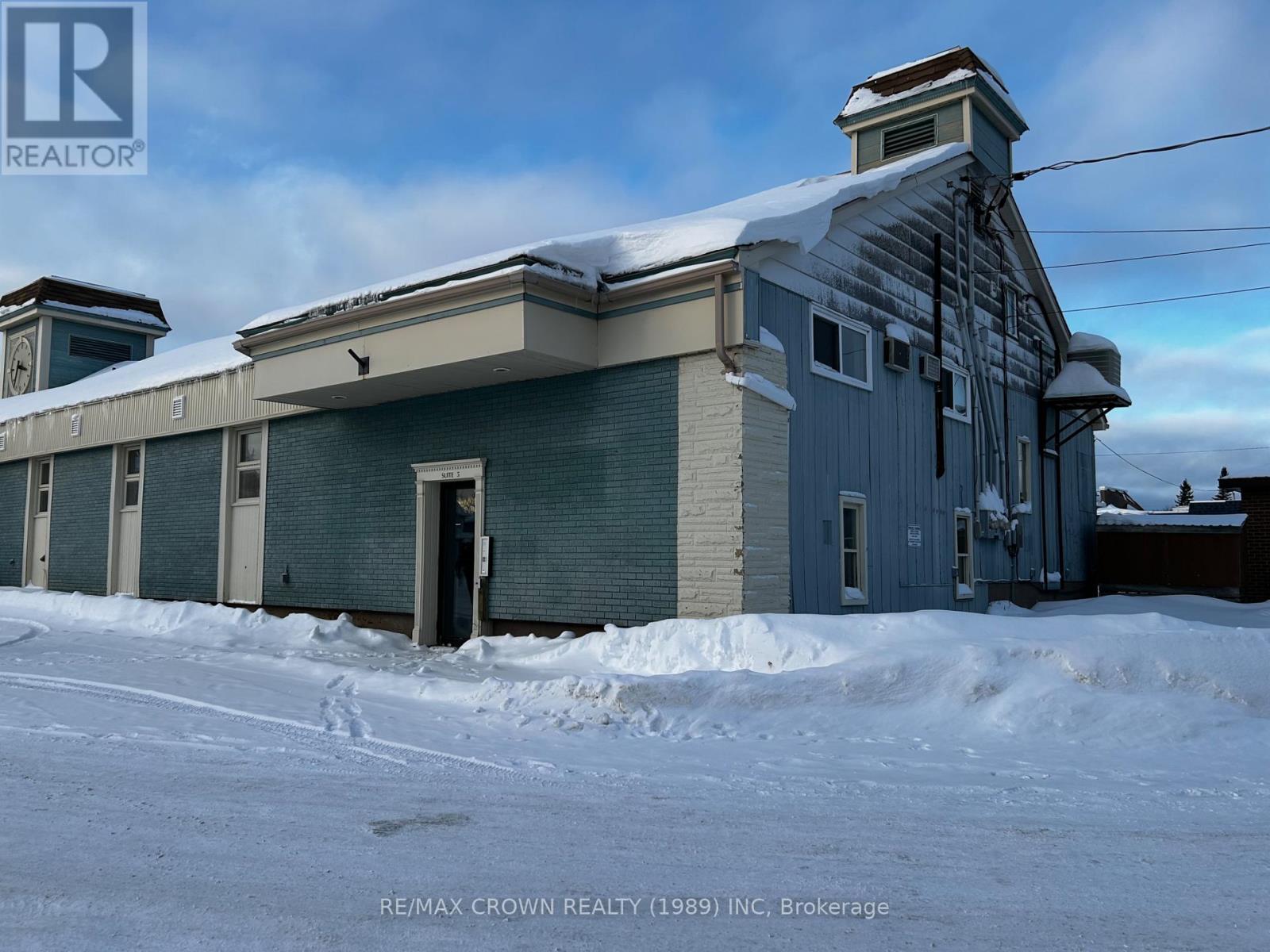 Side View (to Suite 5) - 29 Byng Avenue, Kapuskasing, ON