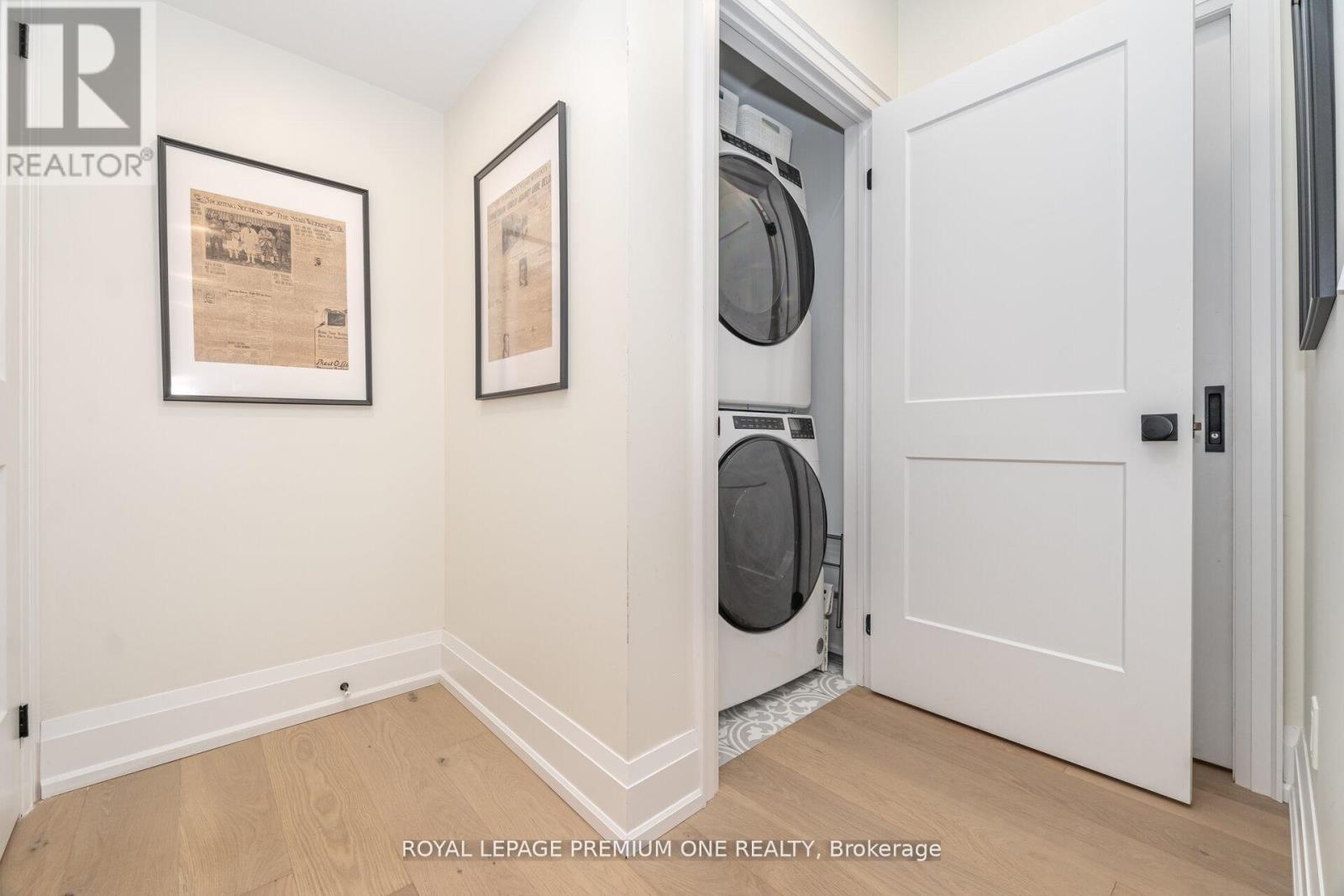 301 Court Street, Newmarket, ON - Indoor Photo Showing Laundry Room