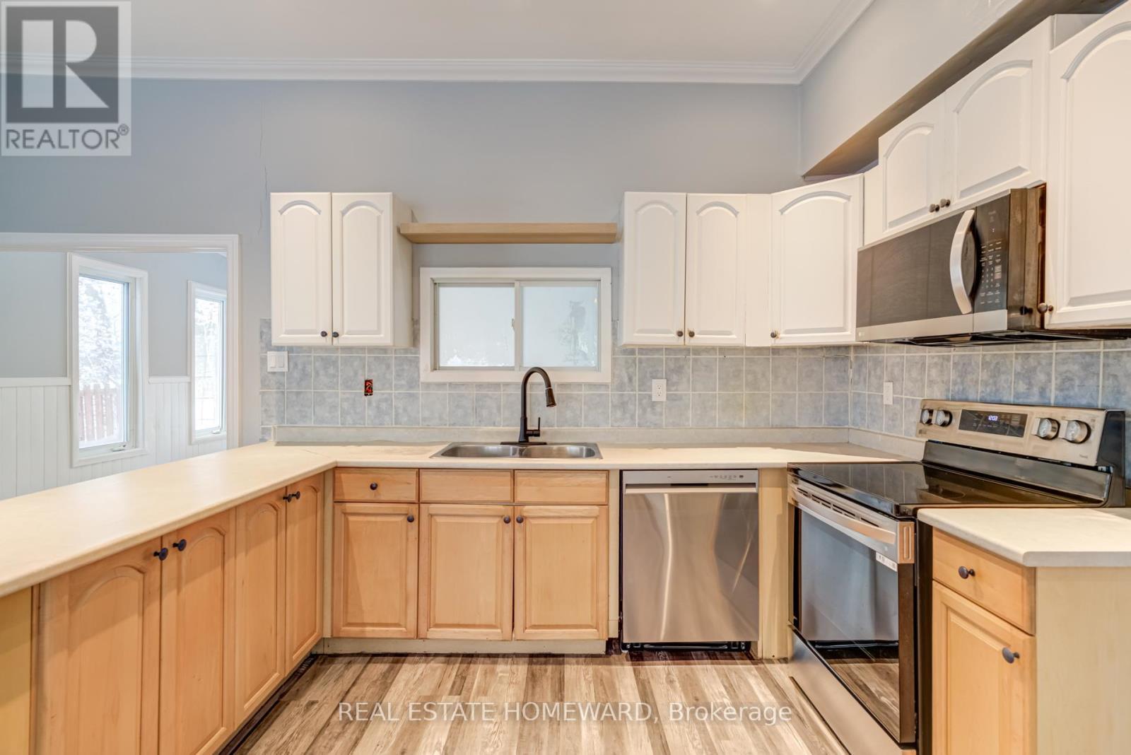 11 Dover Lane, Scugog, ON - Indoor Photo Showing Kitchen