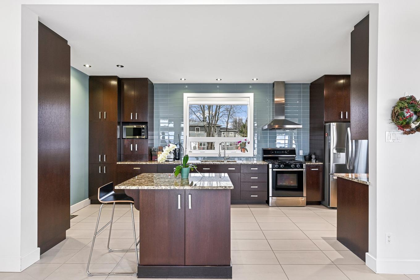 Kitchen - 256 67E Rue O., Venise-En-Québec, QC - Indoor Photo Showing Kitchen