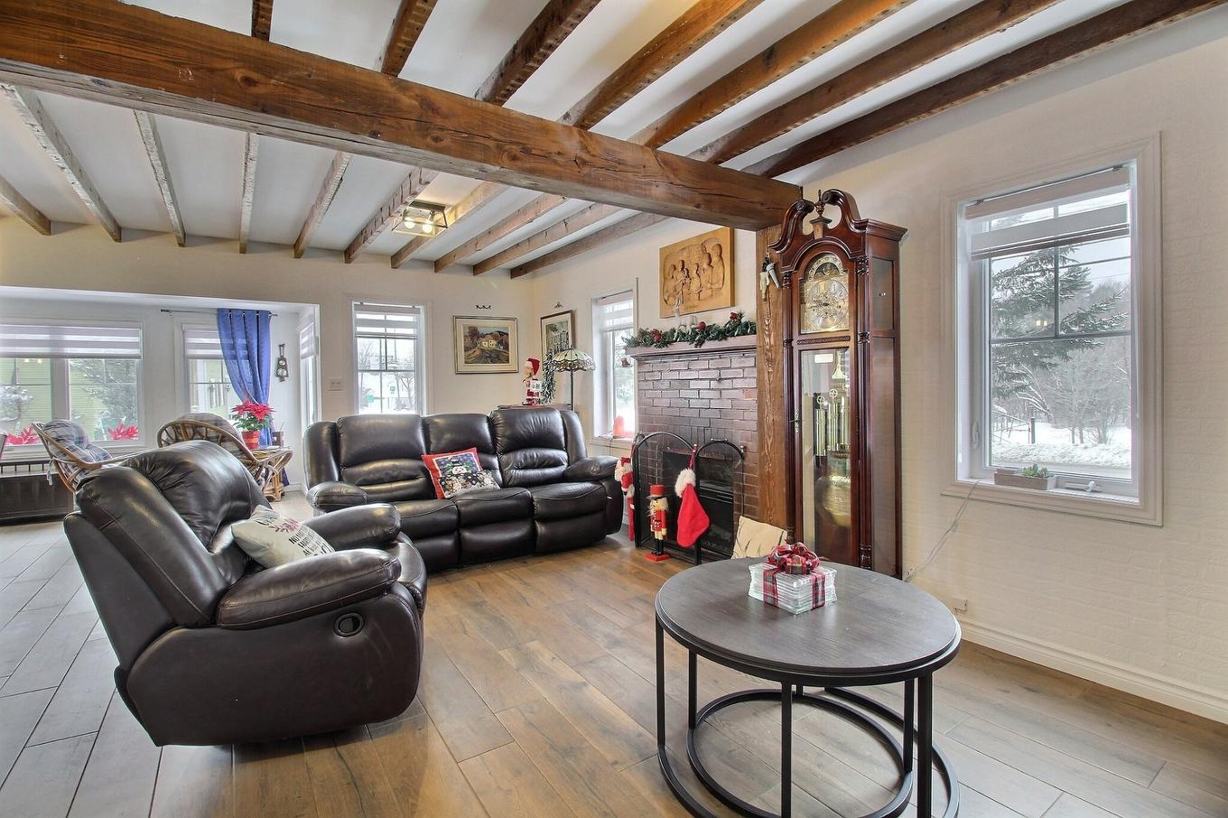 Salon - 1 Ch. Bice, Orford, QC - Indoor Photo Showing Living Room