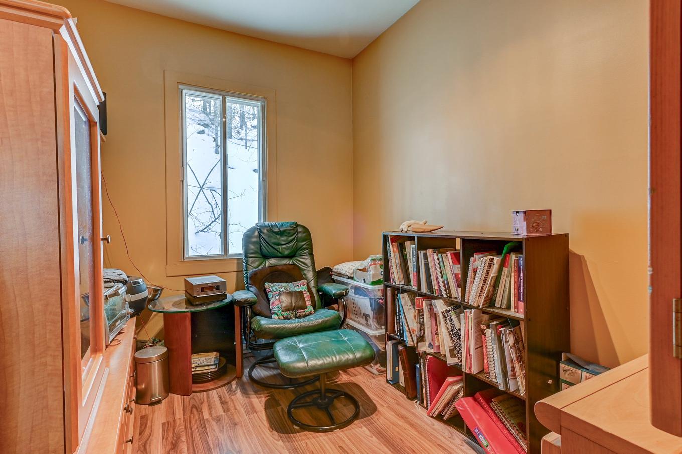 Chambre à coucher - 18 123E Avenue, Saint-Hippolyte, QC - Indoor