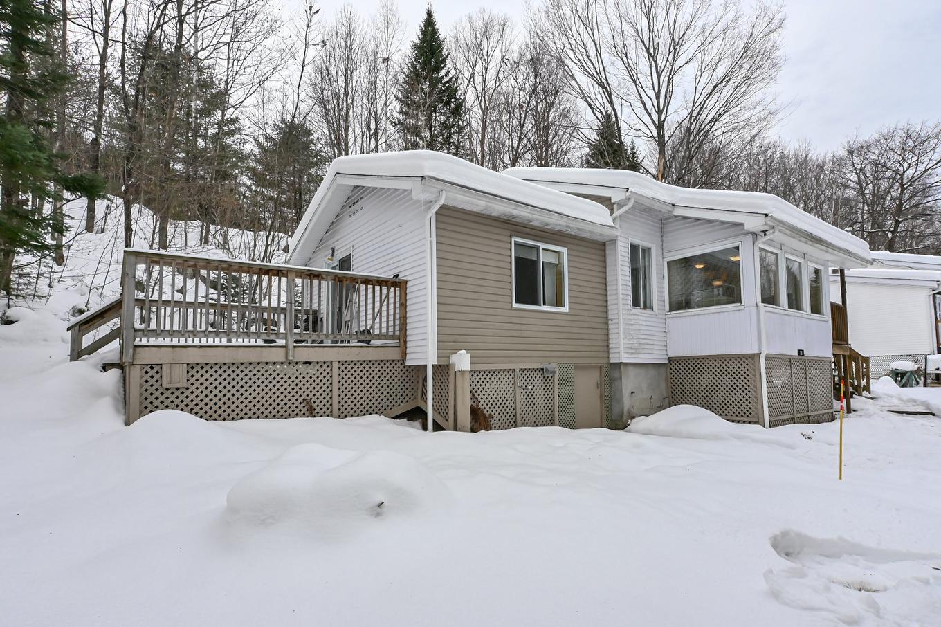 Façade - 18 123E Avenue, Saint-Hippolyte, QC - Outdoor With Deck Patio Veranda