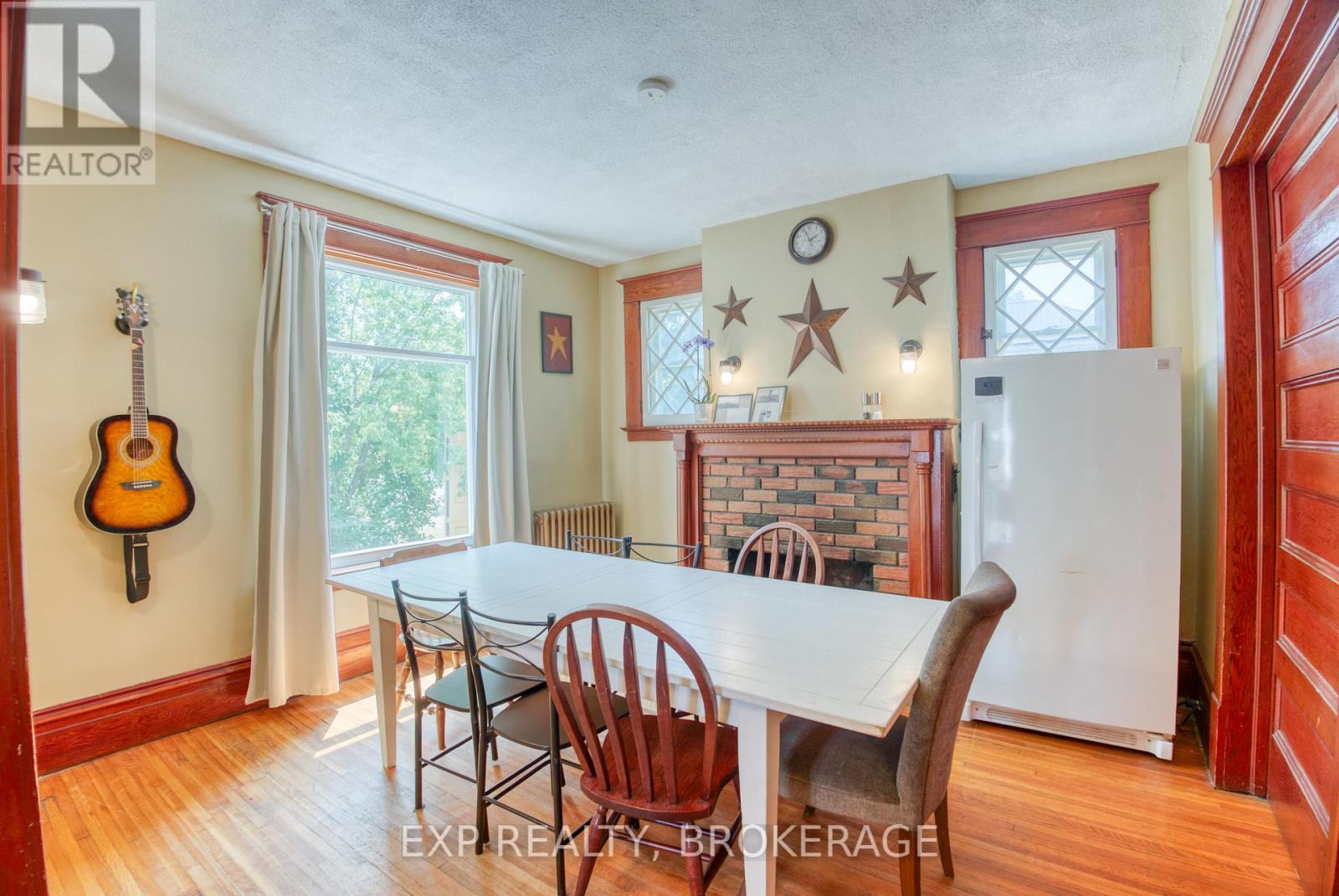 129 Dundas Street, Deseronto (Deseronto (Town)), ON - Indoor Photo Showing Dining Room With Fireplace