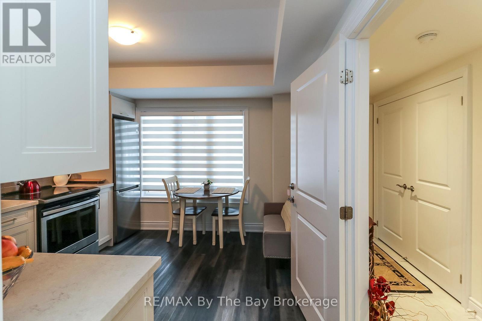 578 Mosley Street, Wasaga Beach, ON - Indoor Photo Showing Other Room