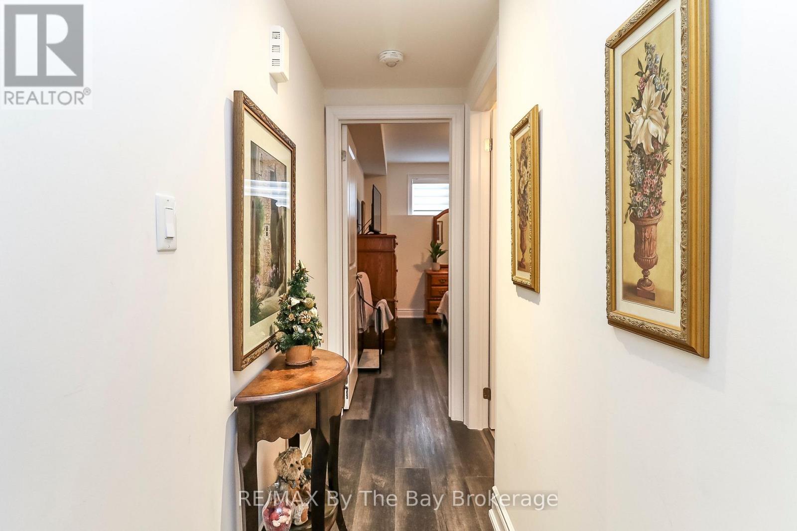 578 Mosley Street, Wasaga Beach, ON - Indoor Photo Showing Other Room