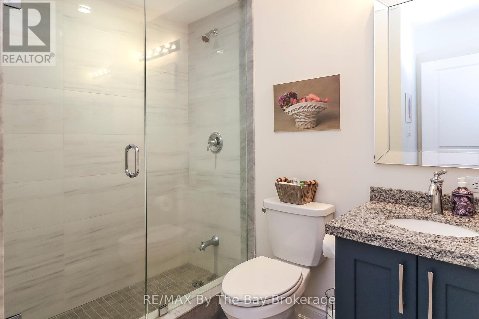 578 Mosley Street, Wasaga Beach, ON - Indoor Photo Showing Bathroom