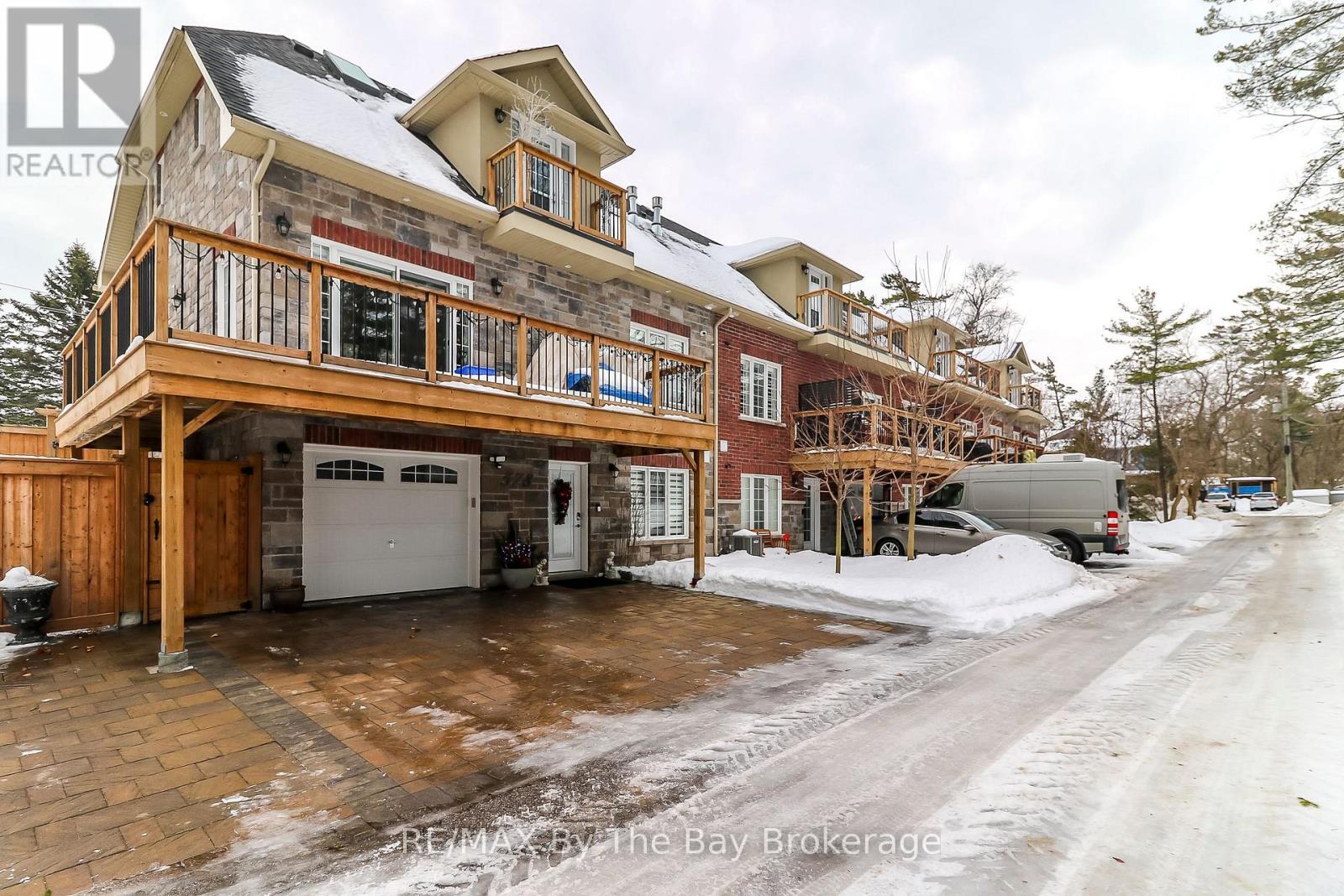578 Mosley Street, Wasaga Beach, ON - Outdoor