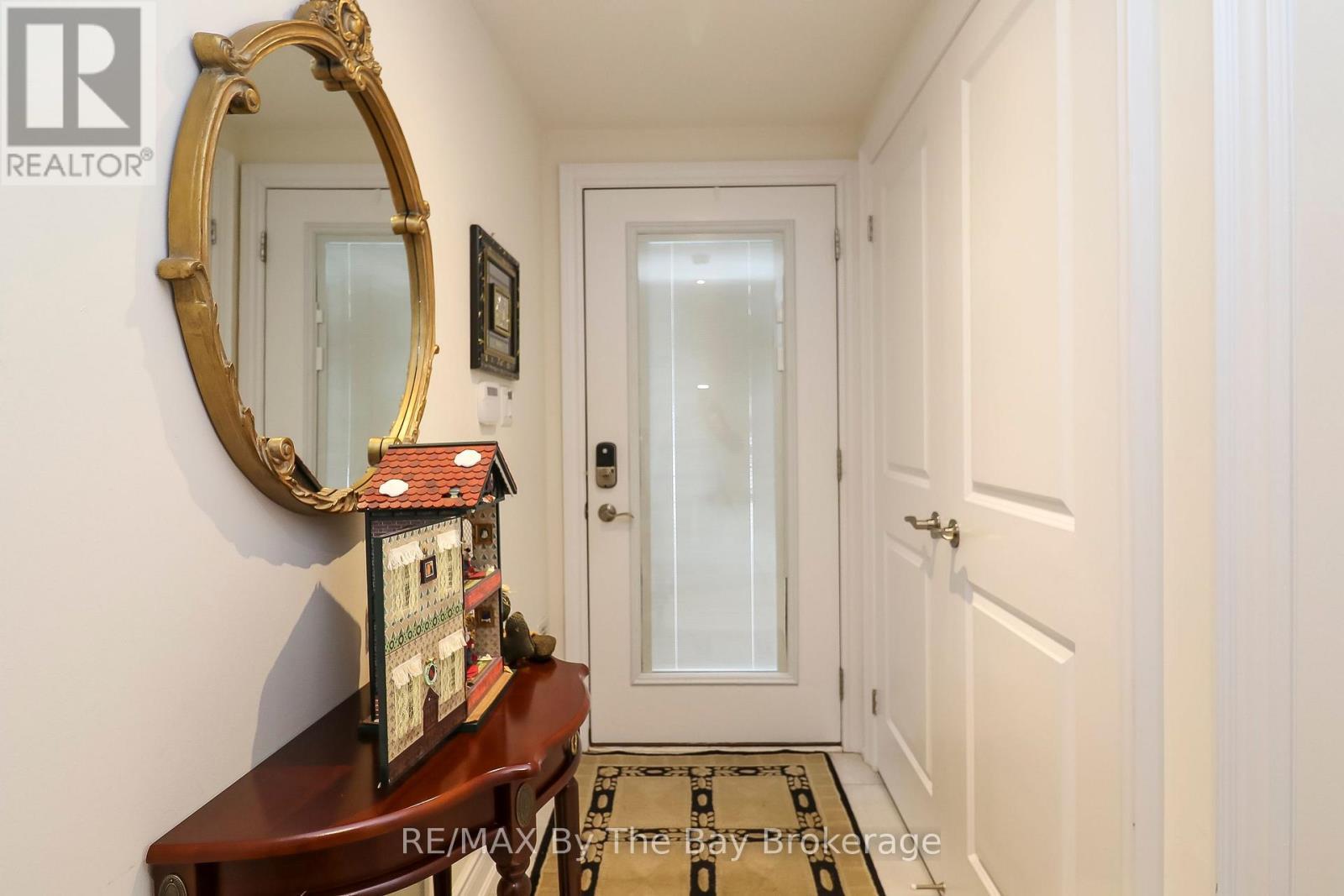 578 Mosley Street, Wasaga Beach, ON - Indoor Photo Showing Other Room