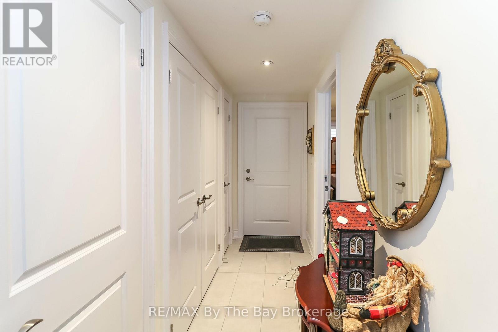 578 Mosley Street, Wasaga Beach, ON - Indoor Photo Showing Other Room