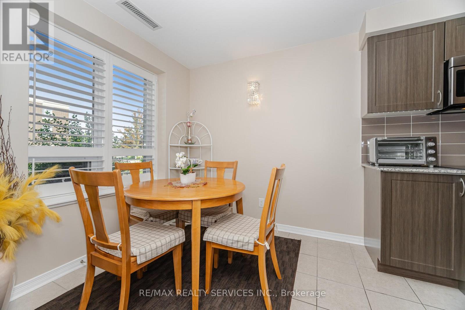 105 - 60 Via Rosedale Way, Brampton, ON - Indoor Photo Showing Dining Room