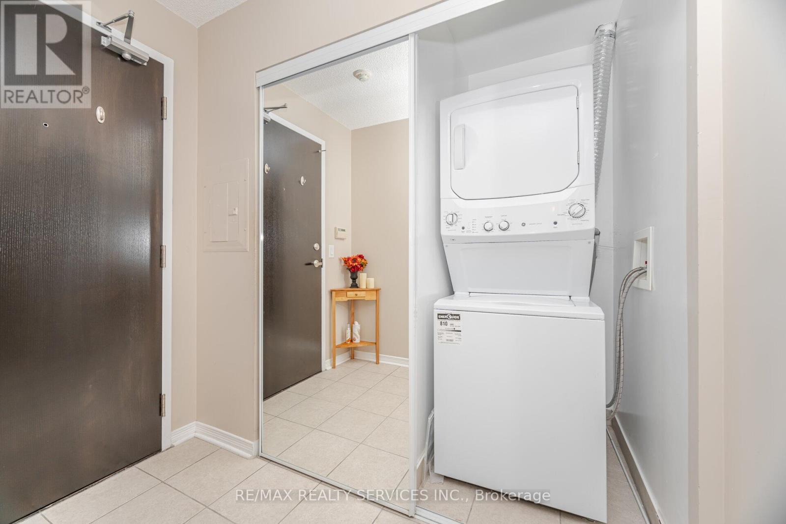 105 - 60 Via Rosedale Way, Brampton, ON - Indoor Photo Showing Laundry Room