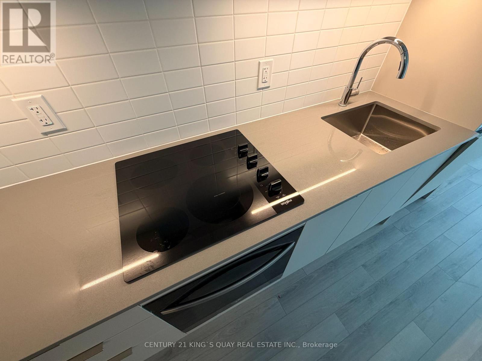 1402 - 3071 Trafalgar Road, Oakville, ON - Indoor Photo Showing Kitchen