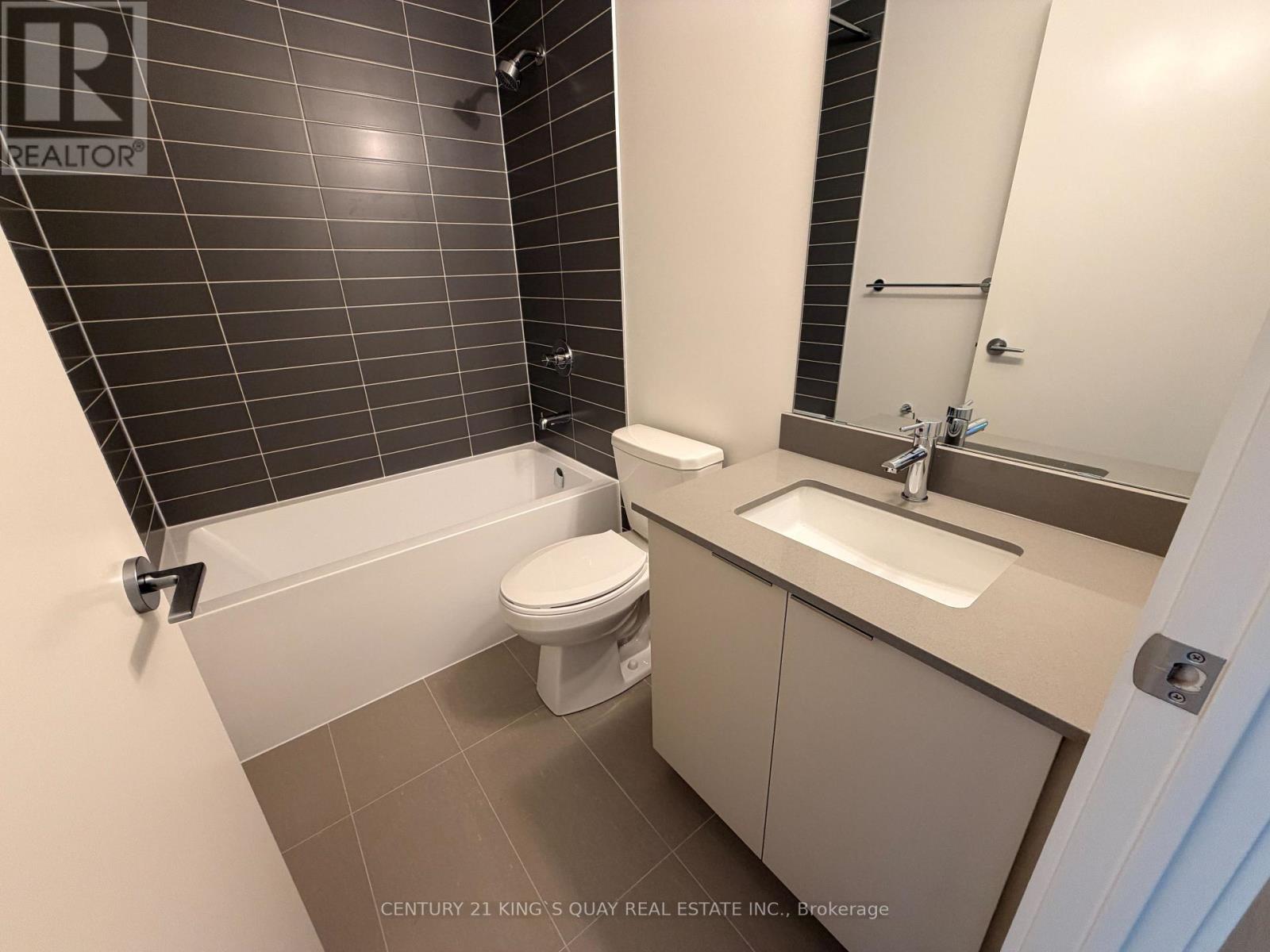 1402 - 3071 Trafalgar Road, Oakville, ON - Indoor Photo Showing Bathroom