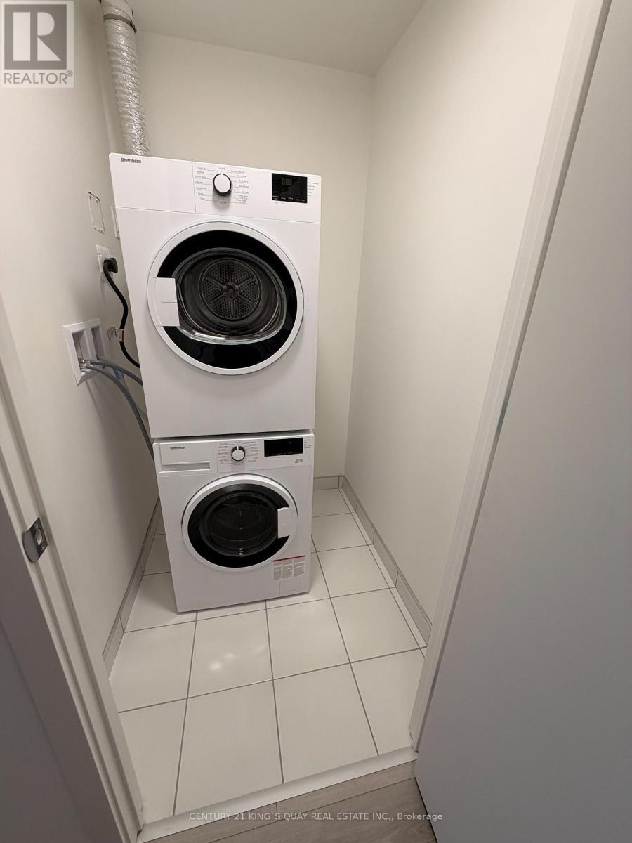 1402 - 3071 Trafalgar Road, Oakville, ON - Indoor Photo Showing Laundry Room