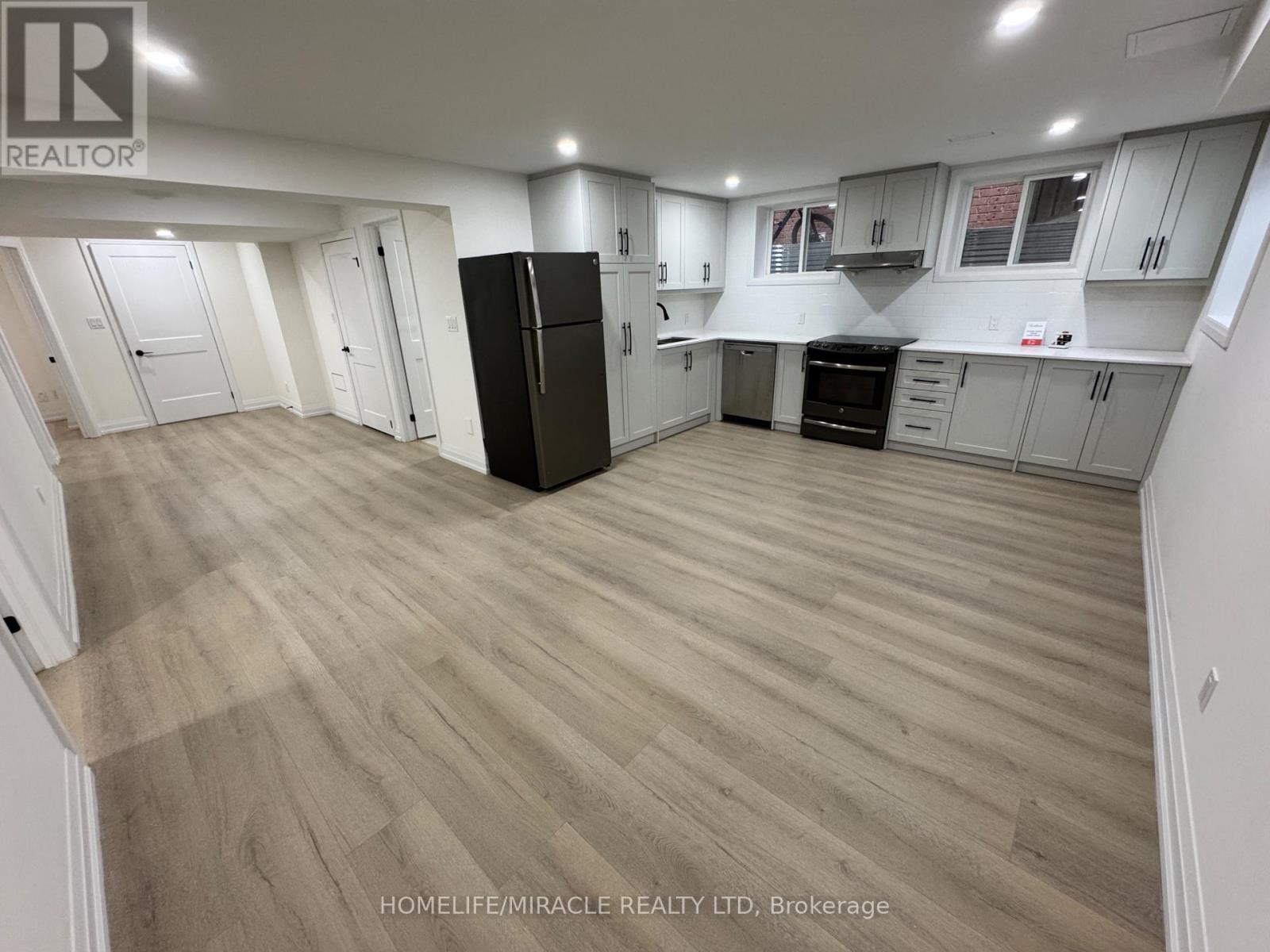 79 Cedarholme Avenue, Caledon, ON - Indoor Photo Showing Kitchen