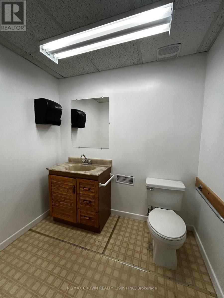 Bathroom 2 on Suite 5 - Suite 5 - 29 Byng Avenue, Kapuskasing, ON