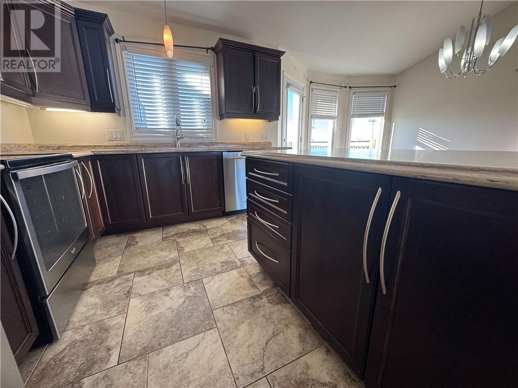4623 Country Club Drive Unit# Upper, Azilda, ON - Indoor Photo Showing Kitchen
