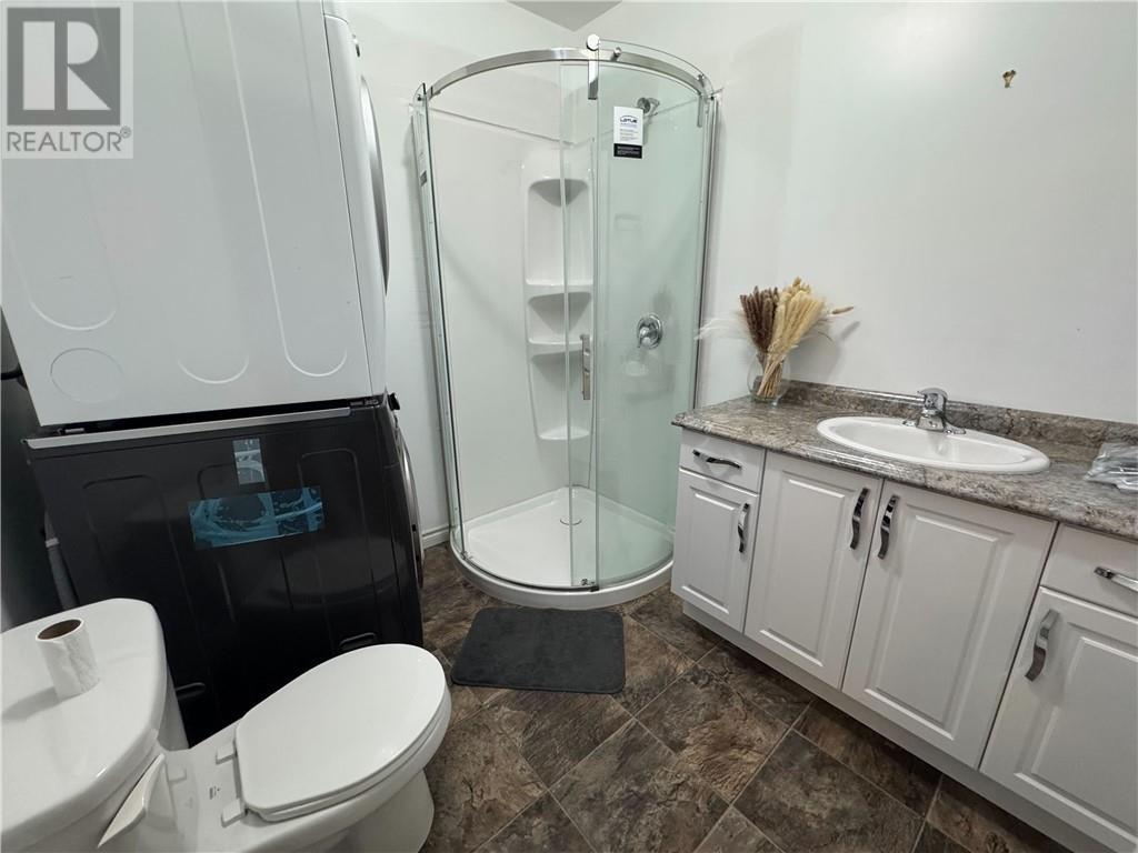 4623 Country Club Drive Unit# Upper, Azilda, ON - Indoor Photo Showing Bathroom