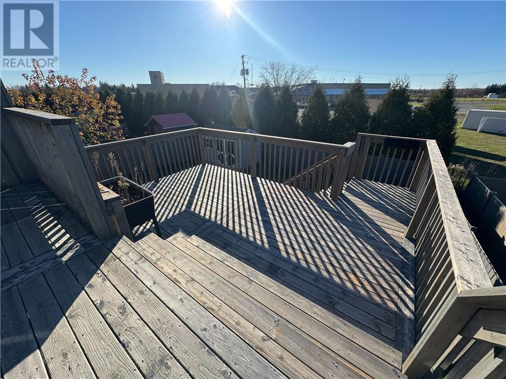 4623 Country Club Drive Unit# Upper, Azilda, ON - Outdoor With Deck Patio Veranda