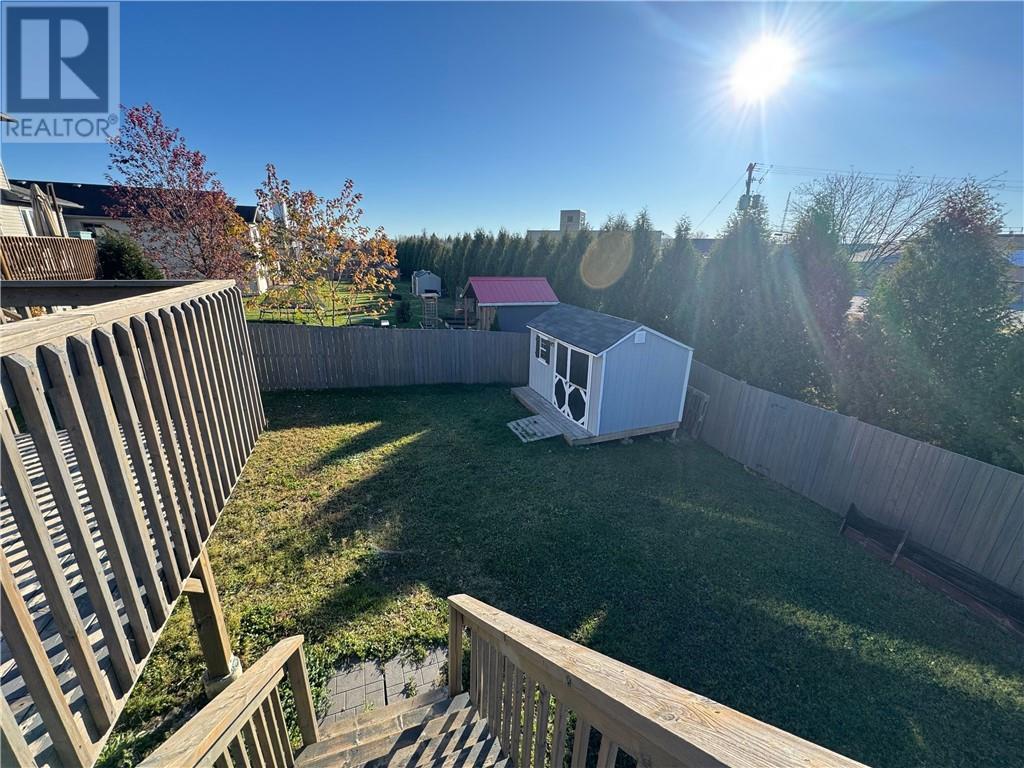 4623 Country Club Drive Unit# Upper, Azilda, ON - Outdoor With Deck Patio Veranda