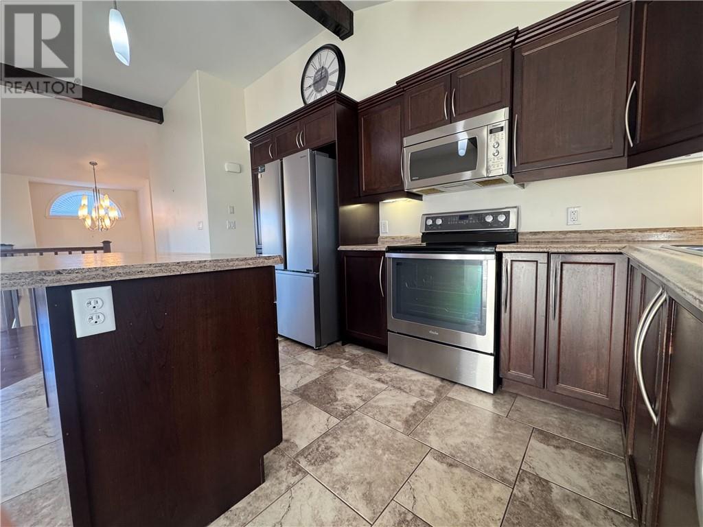 4623 Country Club Drive Unit# Upper, Azilda, ON - Indoor Photo Showing Kitchen With Stainless Steel Kitchen
