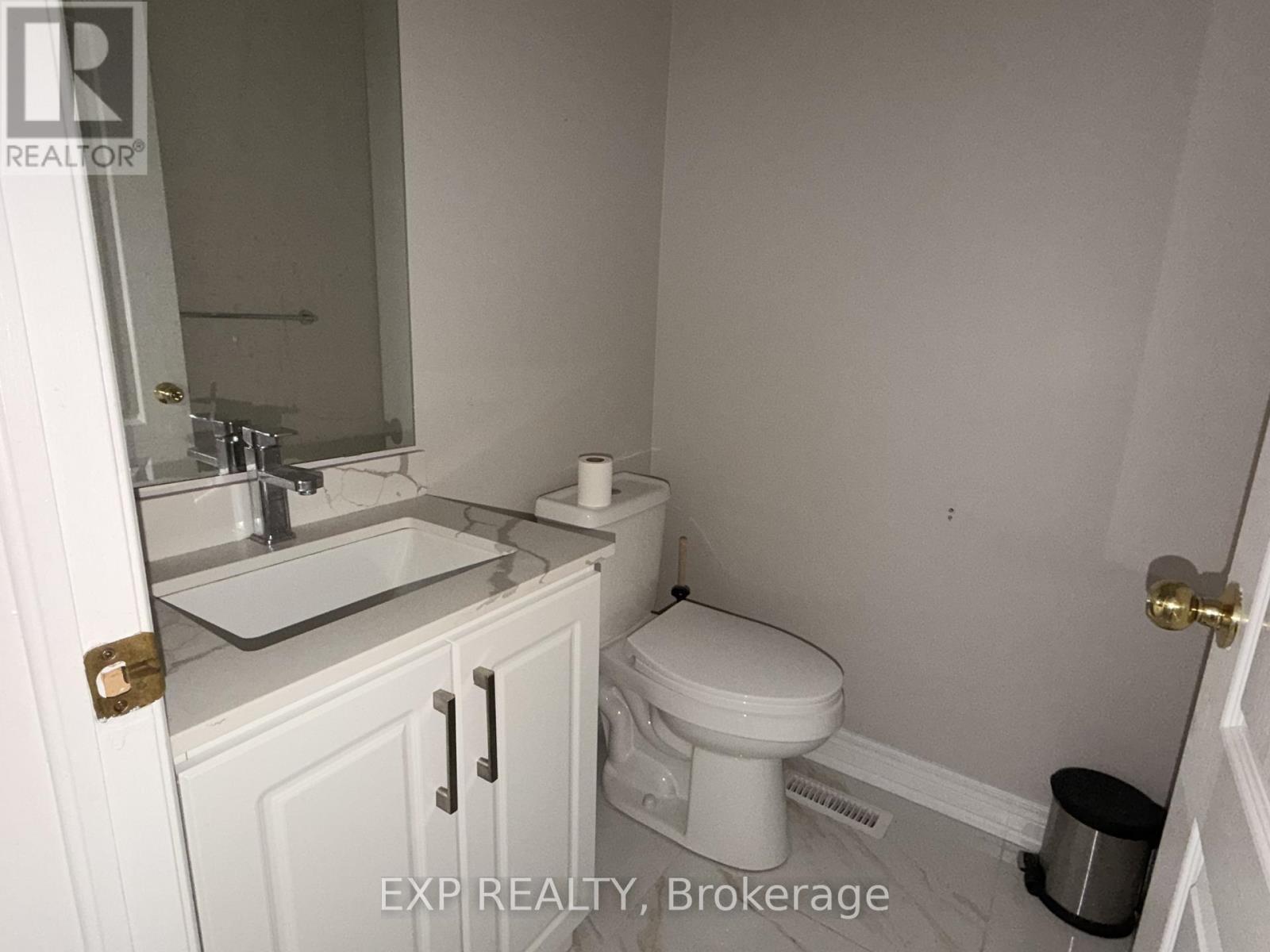 18 Highwood Road, Brampton, ON - Indoor Photo Showing Bathroom