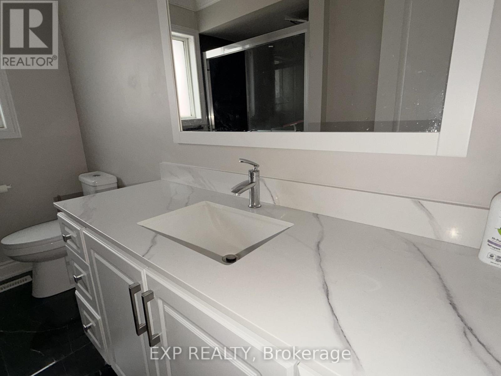 18 Highwood Road, Brampton, ON - Indoor Photo Showing Bathroom