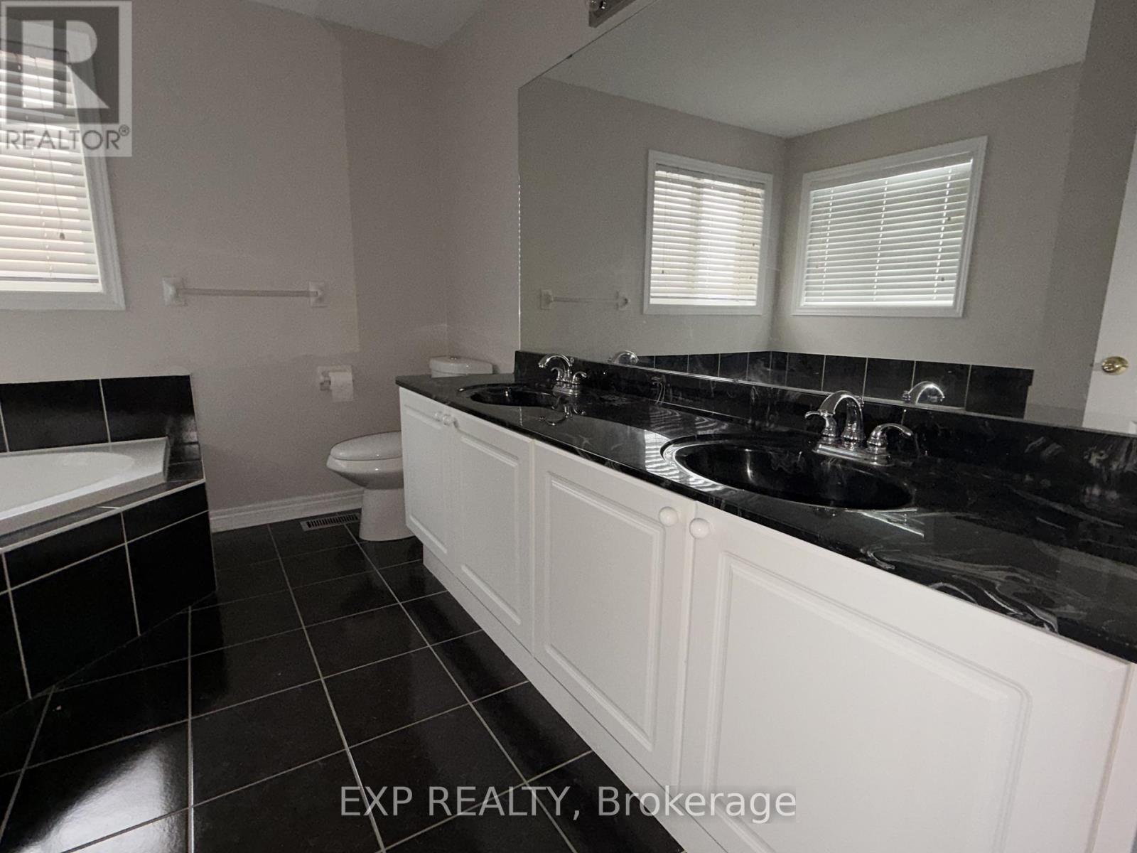 18 Highwood Road, Brampton, ON - Indoor Photo Showing Bathroom