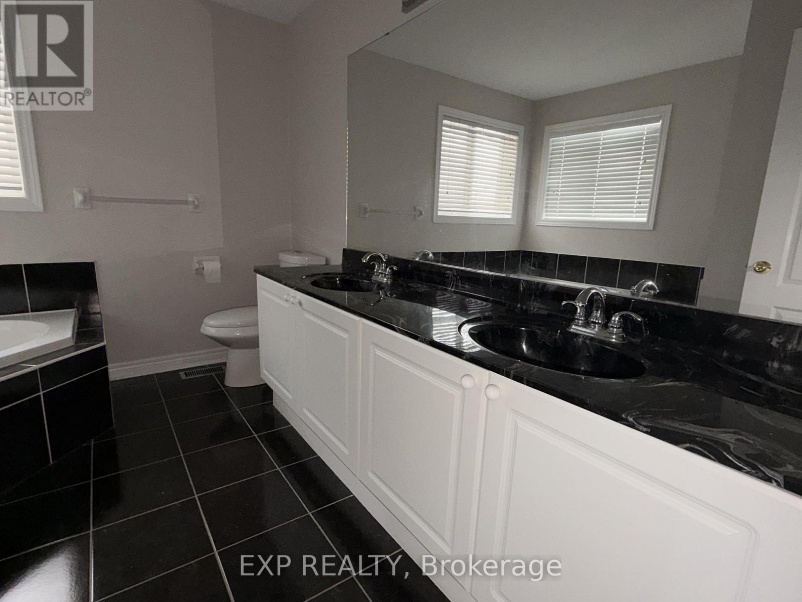 18 Highwood Road, Brampton, ON - Indoor Photo Showing Bathroom