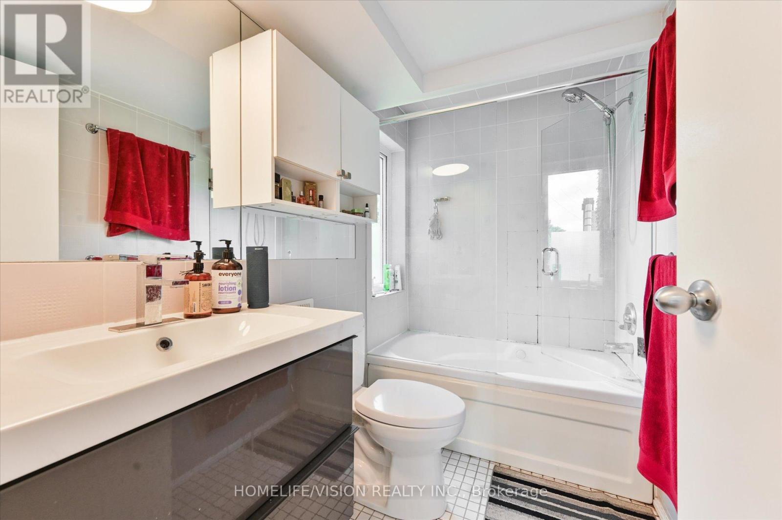 4pc Washroom - 400 Summerhill Avenue, Toronto, ON - Indoor Photo Showing Bathroom