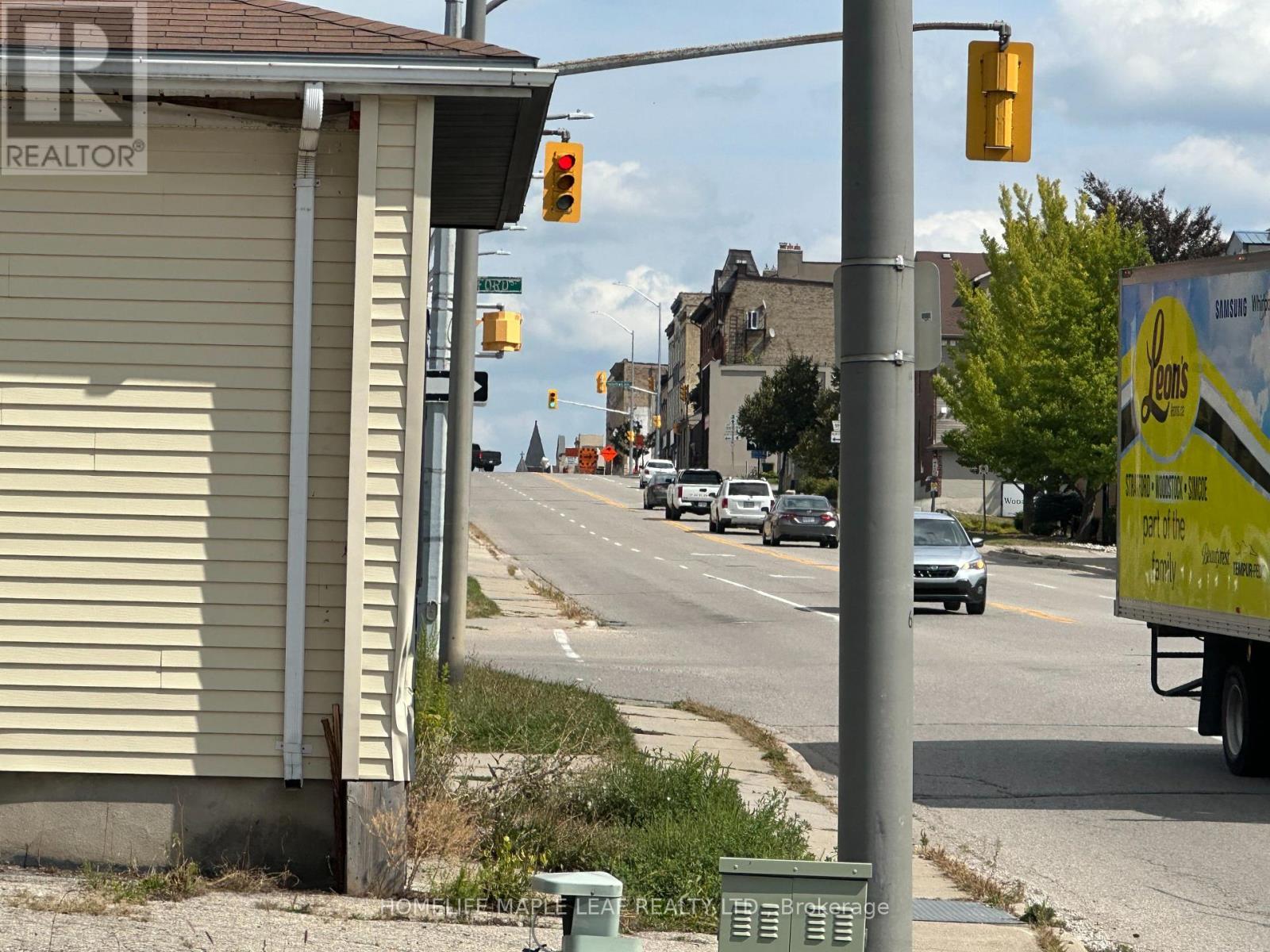 257 Dundas Street, Woodstock, ON