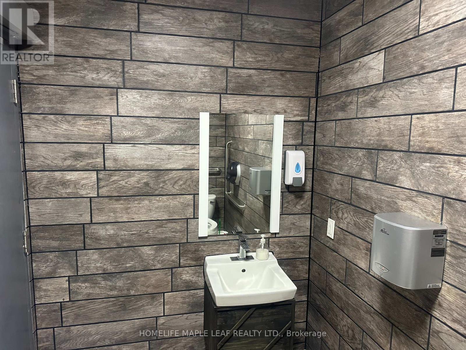 257 Dundas Street, Woodstock, ON