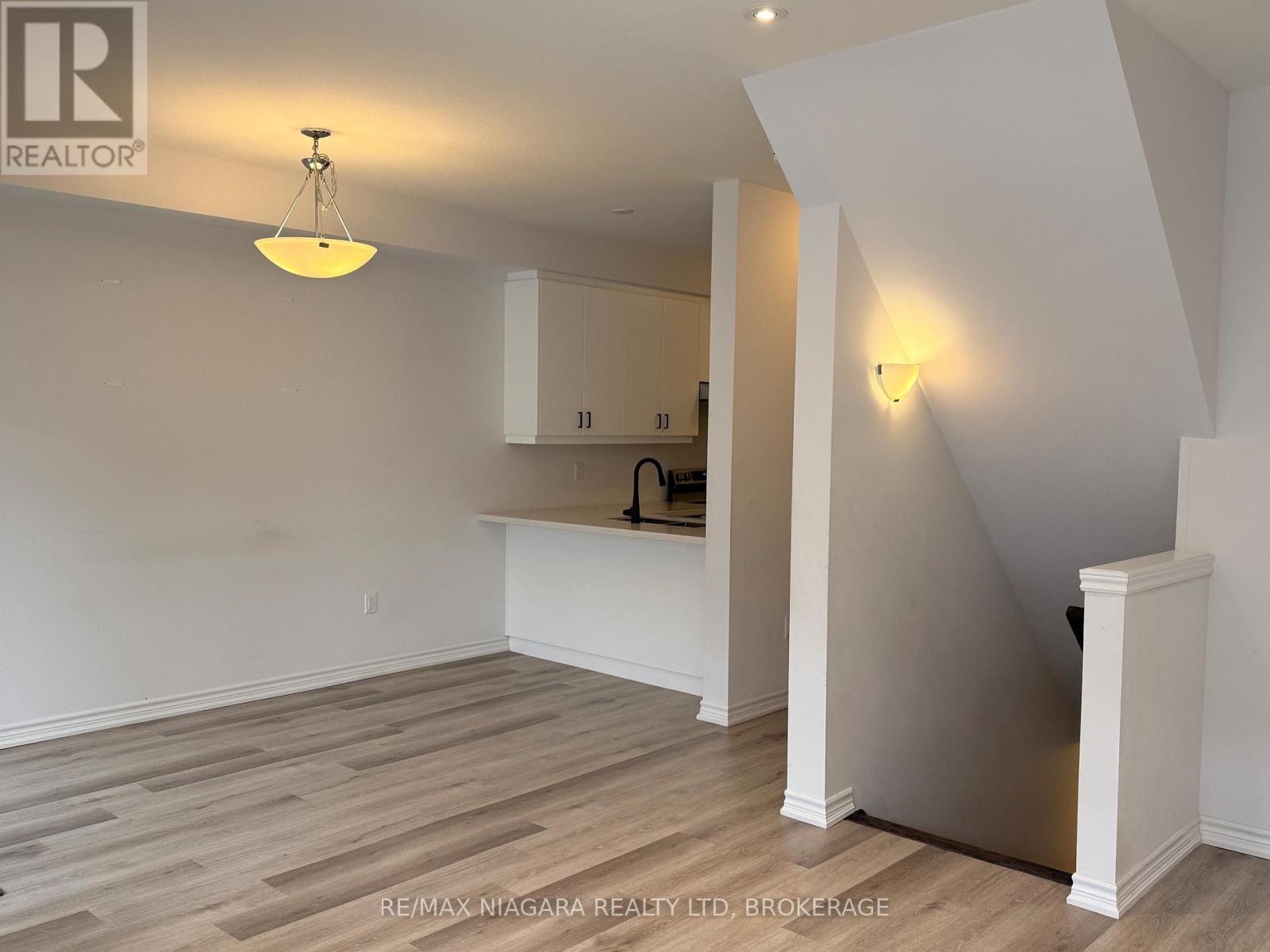 96 - 461 Blackburn Drive, Brantford, ON - Indoor