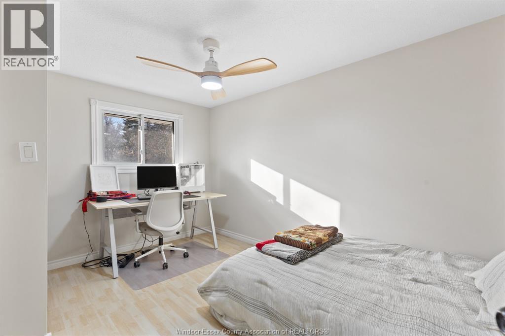 845 Old Tecumseh Road, Lakeshore, ON - Indoor Photo Showing Bedroom