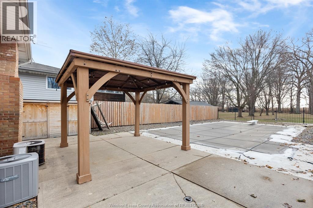 845 Old Tecumseh Road, Lakeshore, ON - Outdoor