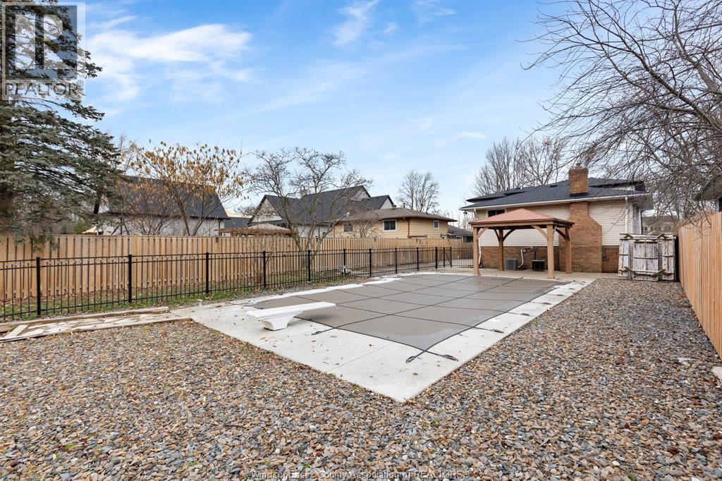 845 Old Tecumseh Road, Lakeshore, ON - Outdoor