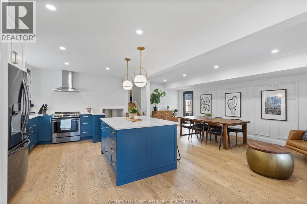 845 Old Tecumseh Road, Lakeshore, ON - Indoor Photo Showing Kitchen With Upgraded Kitchen