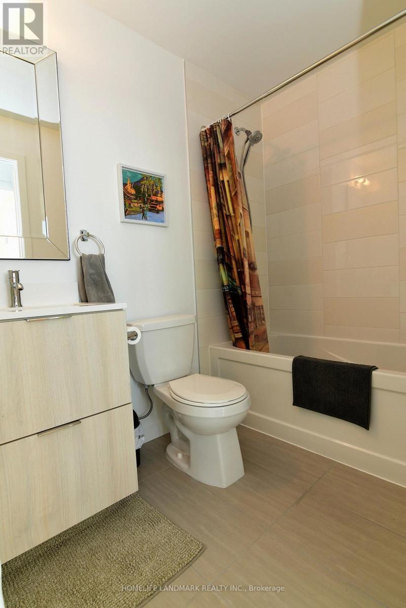 Master Ensuite - 1802 - 50 Forest Manor Road, Toronto, ON - Indoor Photo Showing Bathroom